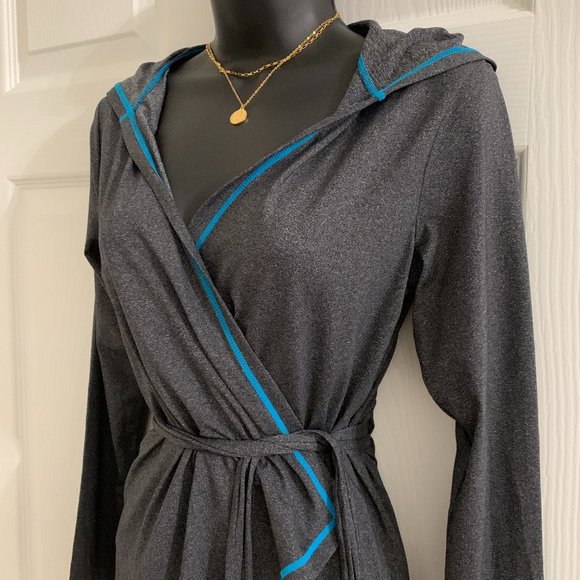 Zumba Wear Women´s Hoodie Jacket, Size S - Picture 3 of 16